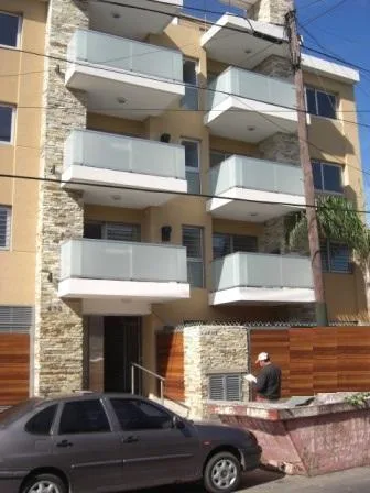 Monoambiente en edificio de categoría en Lomas de Zamora