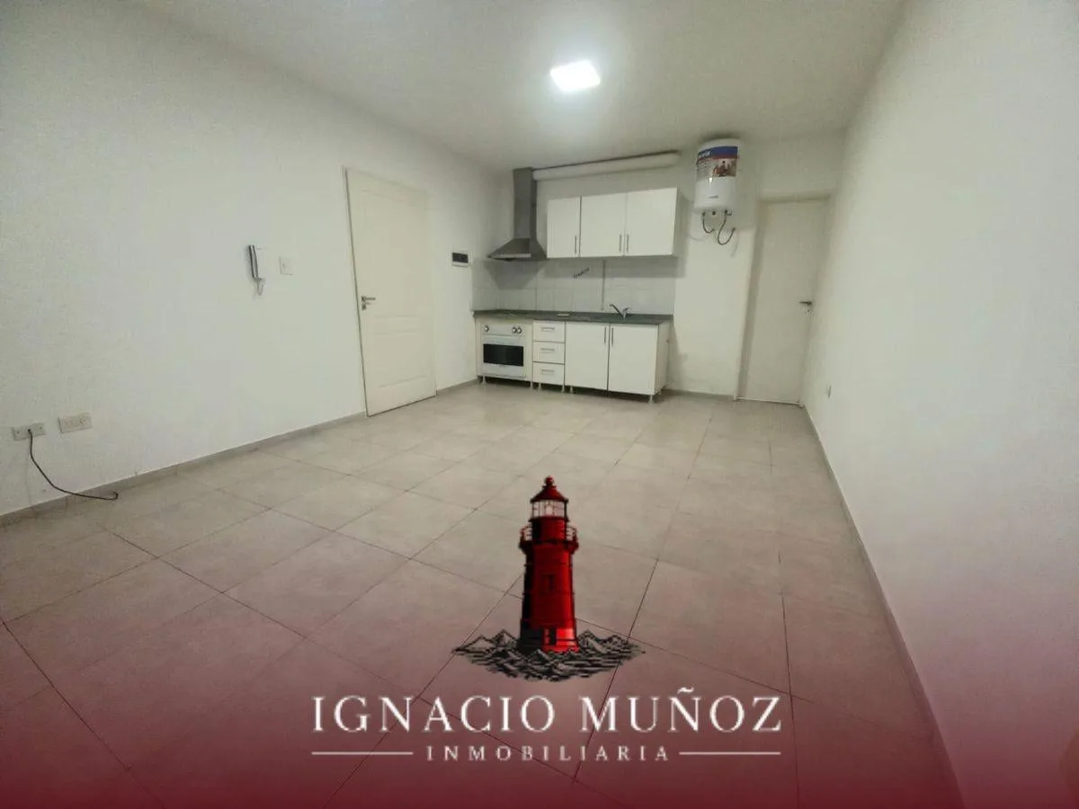Kitnet com vaga de garagem em Morón