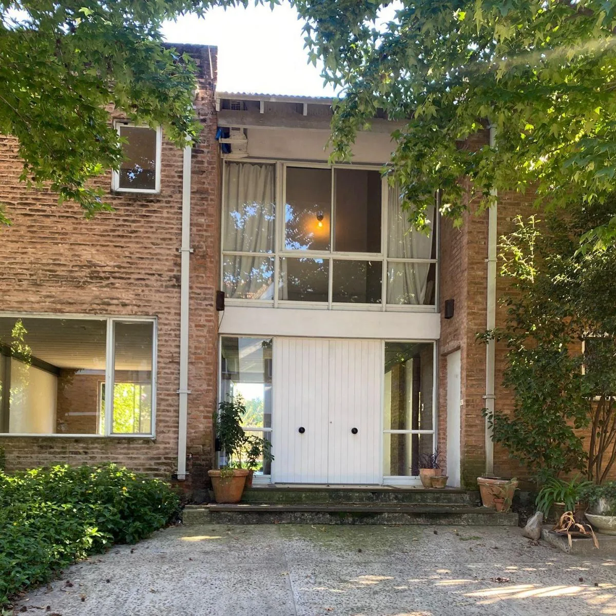 Casa com 3 dormitórios, jardim e piscina em Los Faroles, Beccar