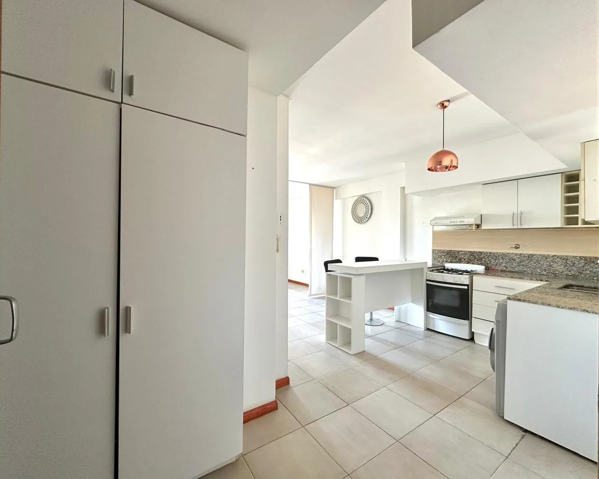 Kitnet com varanda em Agronomía