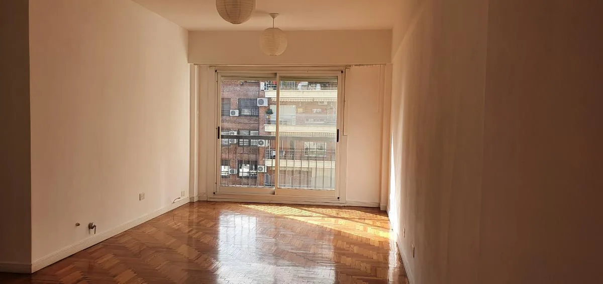 Refurbished three-room apartment in Colegiales