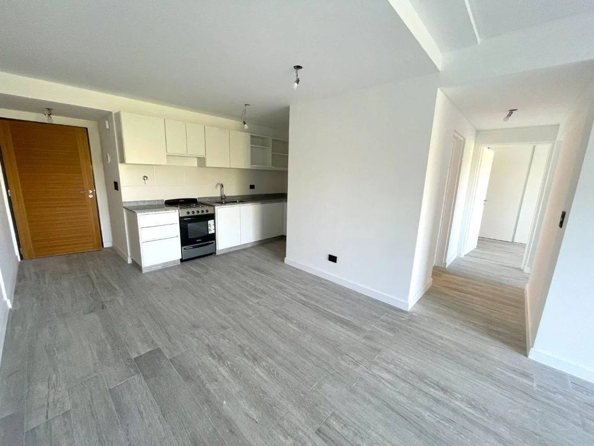 Departamento de 3 ambientes con cochera en Villa Ortúzar