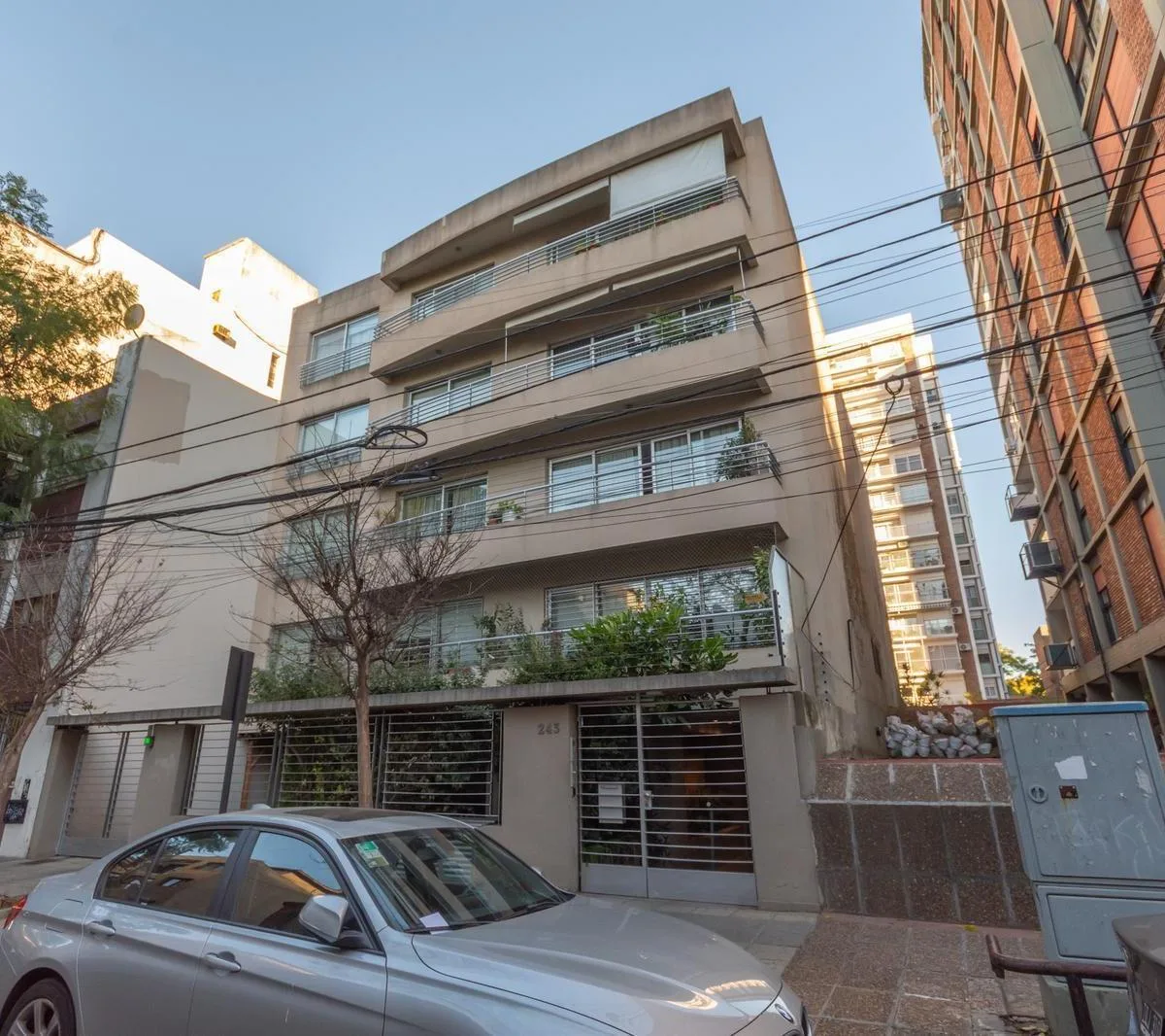 Departamento en Venta en Martínez, de 2 Ambientes, Cochera, Baulera