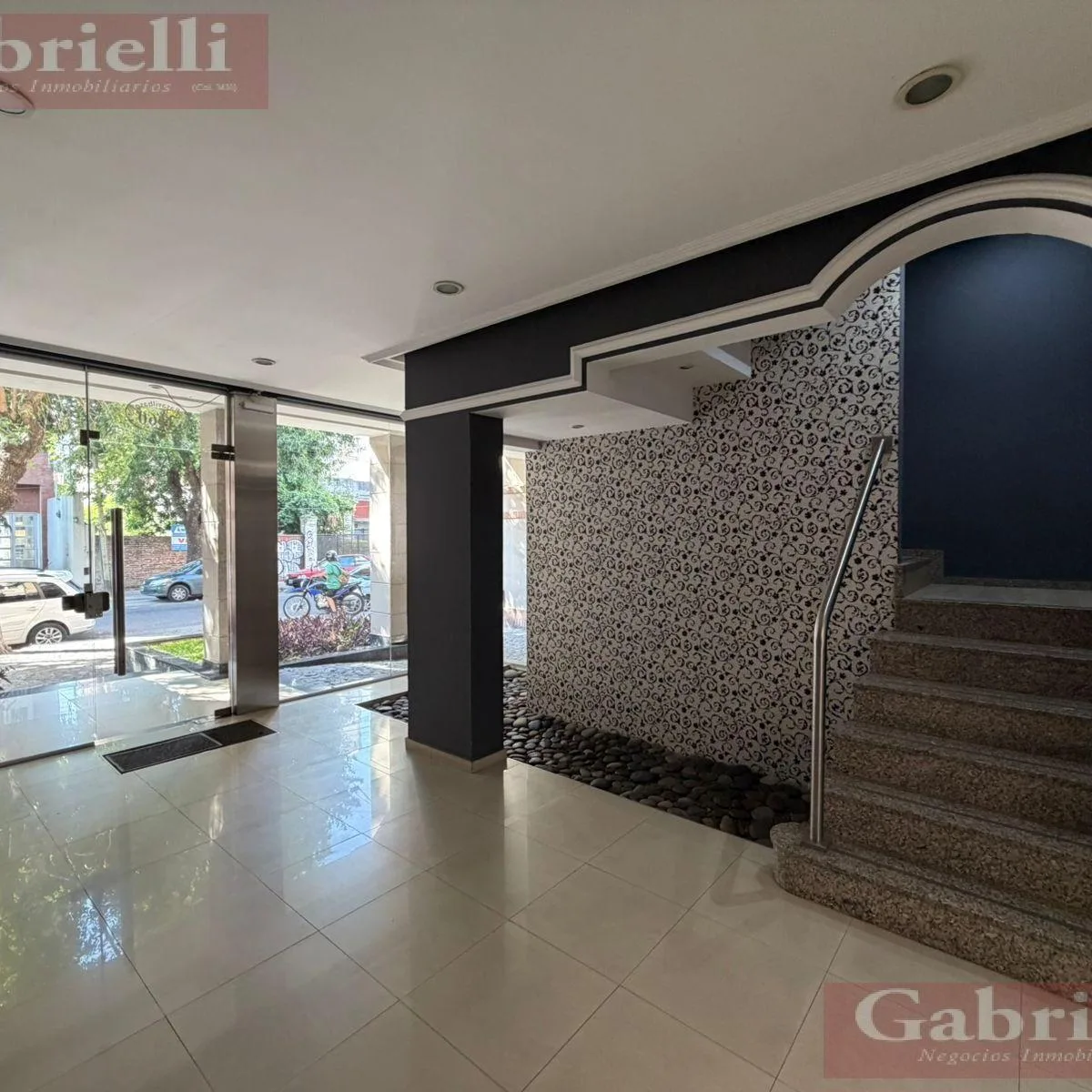 Apartamento com 2 dormitórios e vaga de garagem em Lanús Este