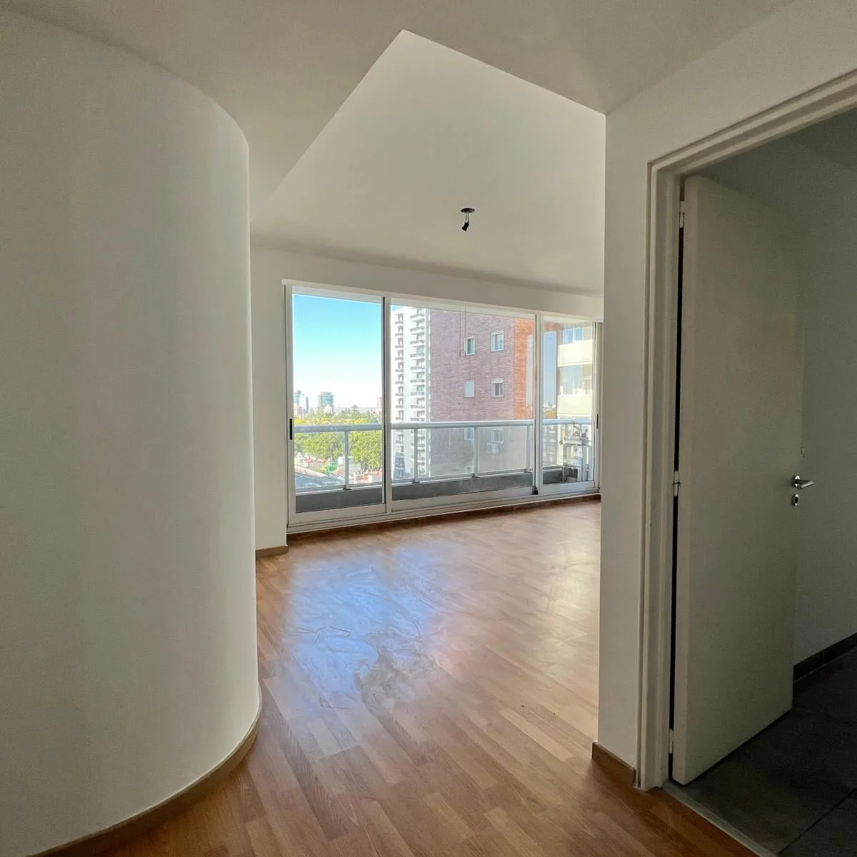 Departamento de 3 ambientes con cochera en Vicente López