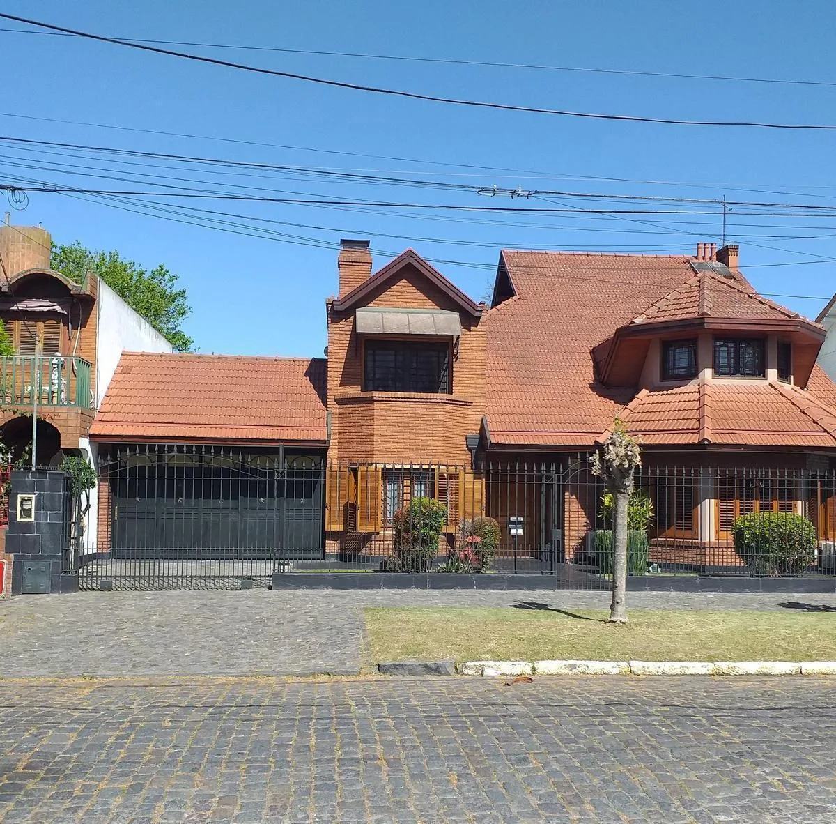 Дом на 5 спален в Temperley, Lomas de Zamora