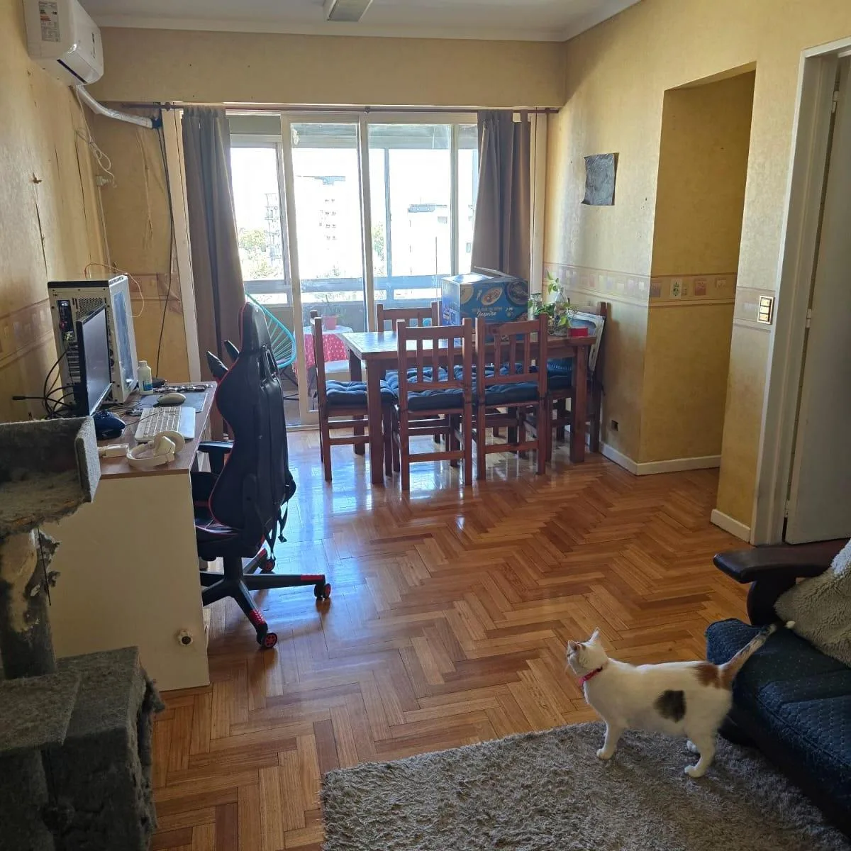 Квартира с 2 комнатами и балконом в Villa Luro