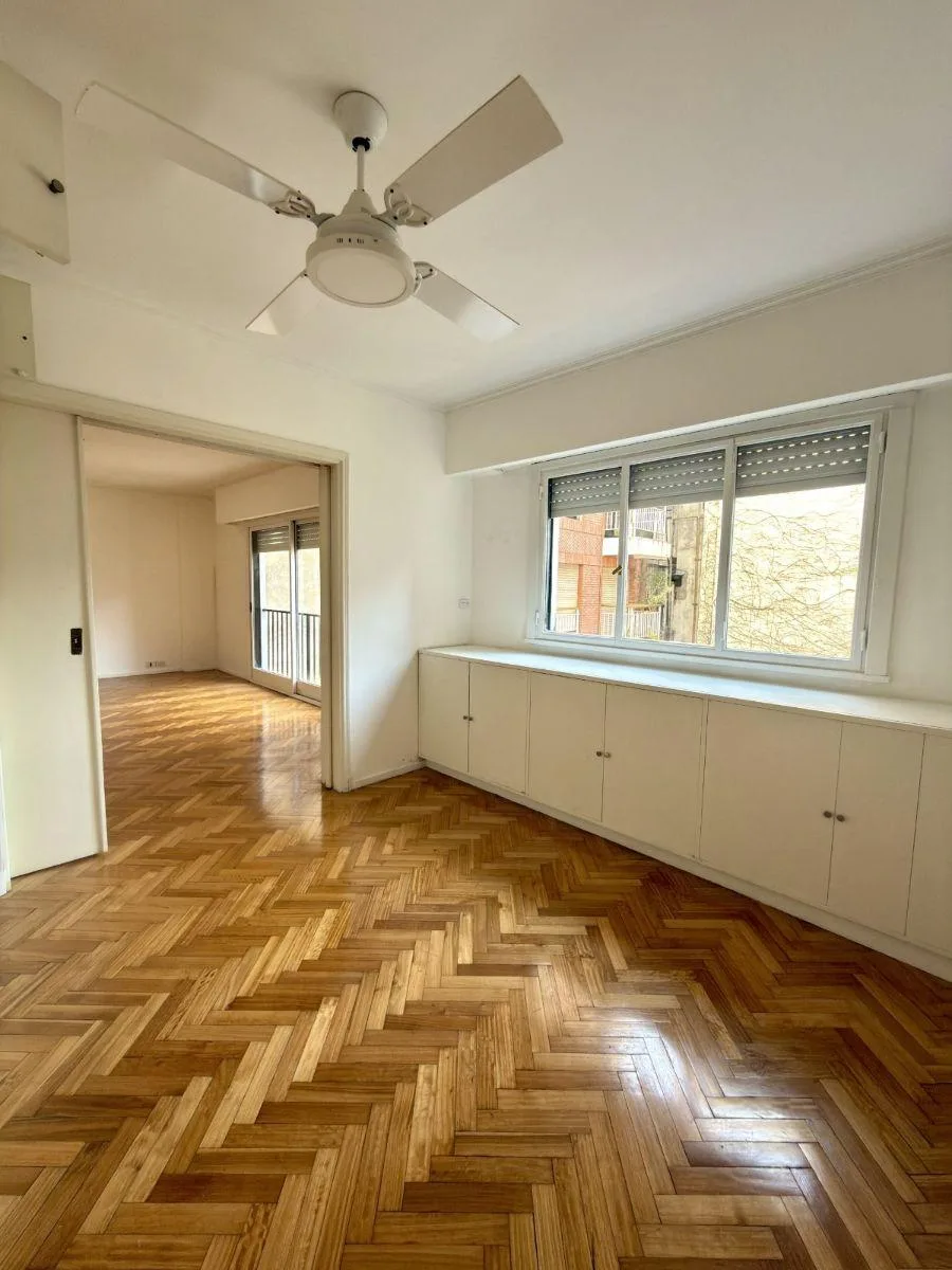 Apartamento de dois ambientes com dependência em Recoleta