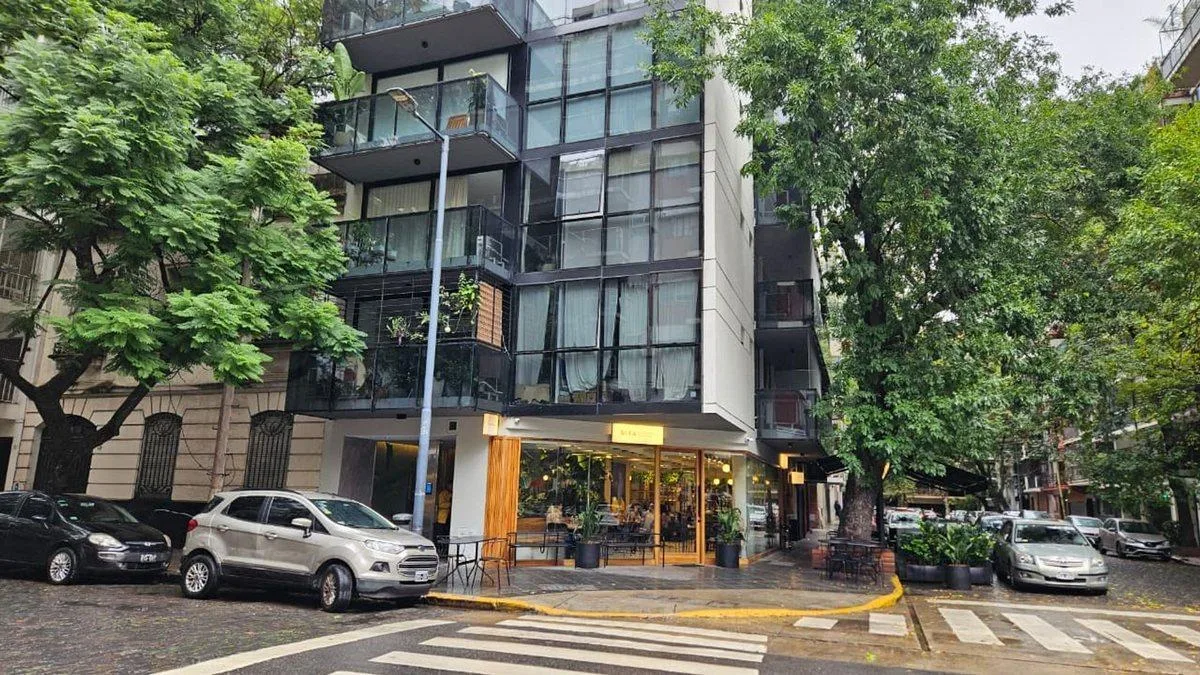 Apartamento de dois ambientes com varanda em Colegiales
