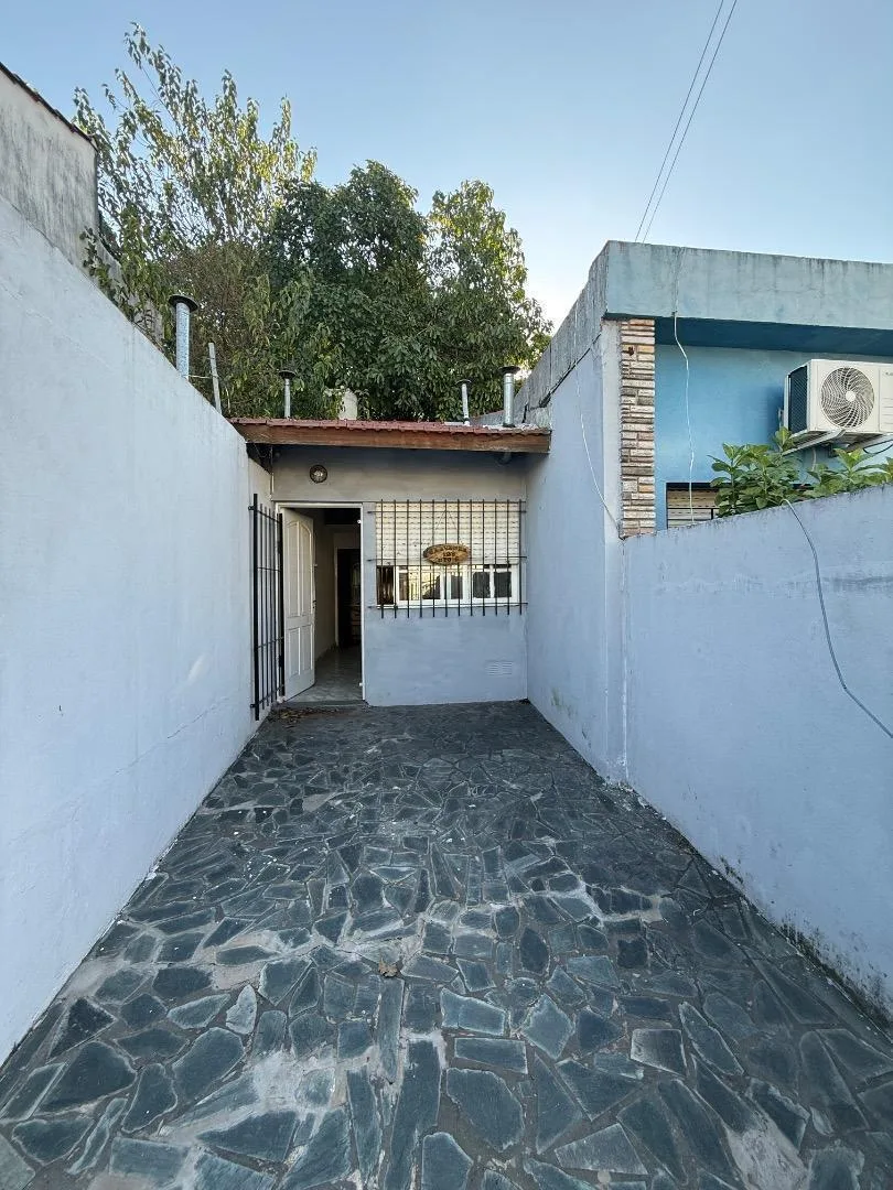 Studio apartment PH with uncovered parking in Merlo