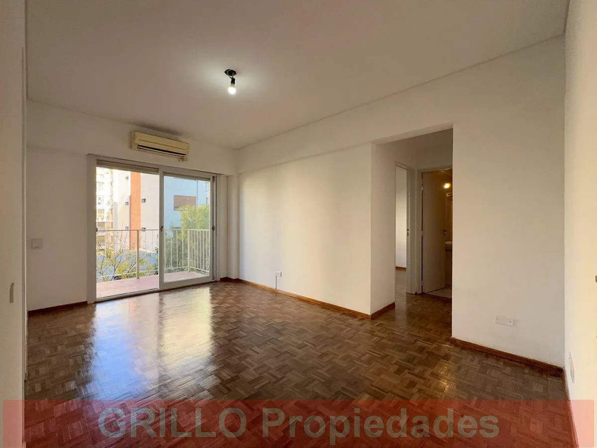 Vuelta de Obligado 4415. Departamento Dos Ambientes. Al Frente. con Balcón