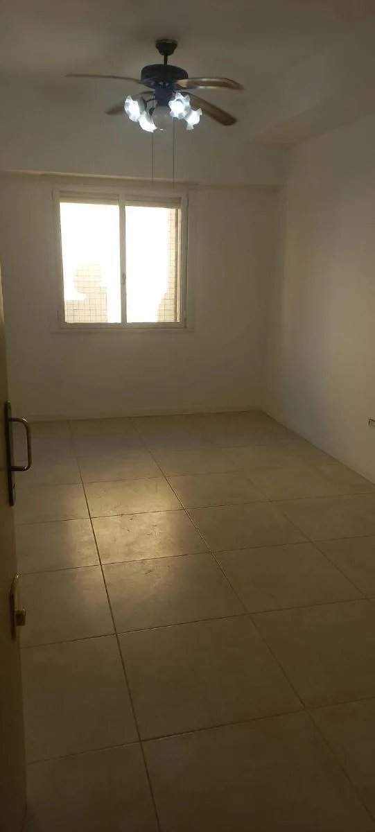 Apartamento de três ambientes com 2 dormitórios em Almagro