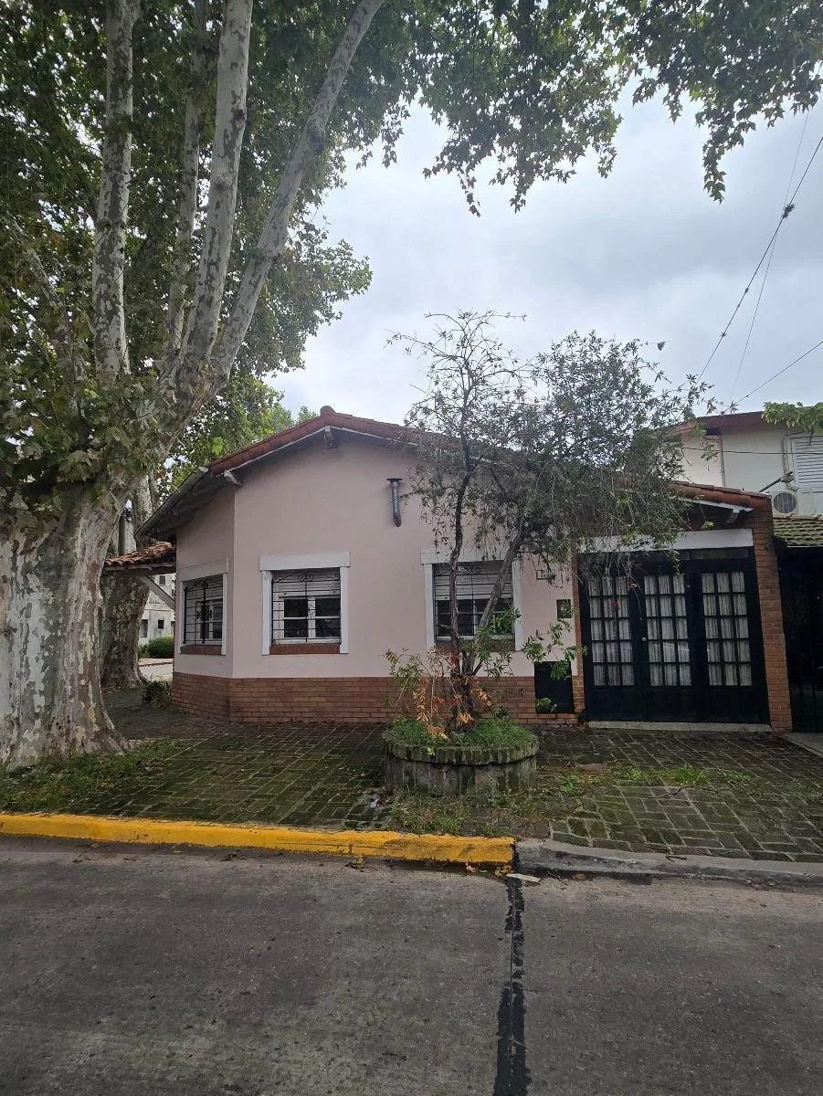 Casa 3 Amb C/ Patio + Garage Cubierto