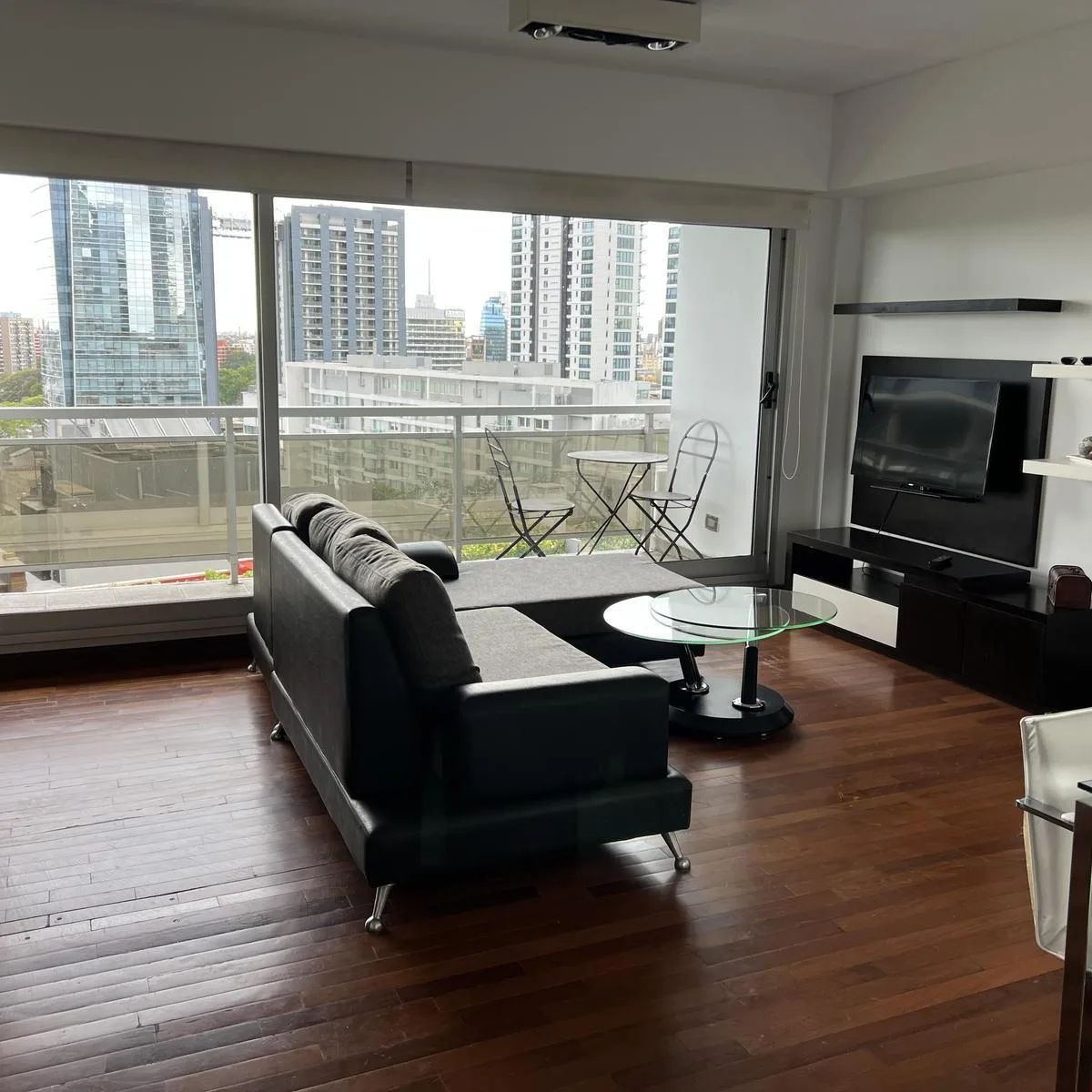 Departamento de 2 ambientes con cochera en Puerto Madero
