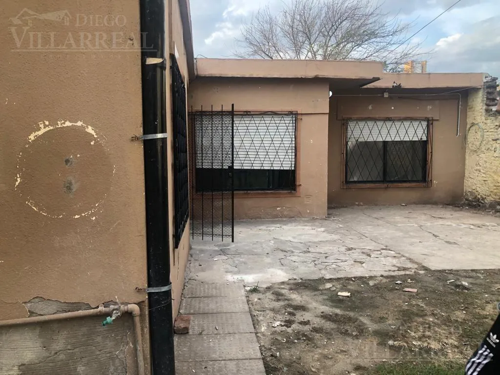 Casa de três ambientes com 2 dormitórios em Hurlingham