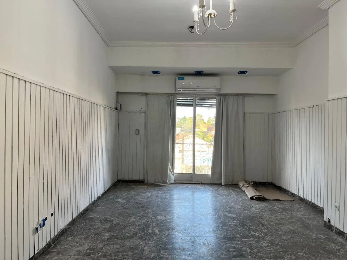 Departamento de 2 dormitorios en primer piso en Monte Grande