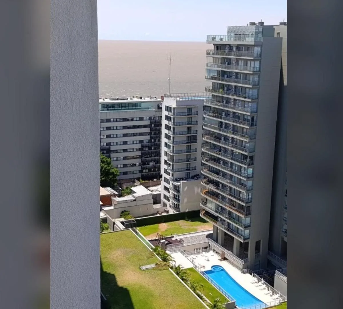 Studio apartment with river views in Olivos