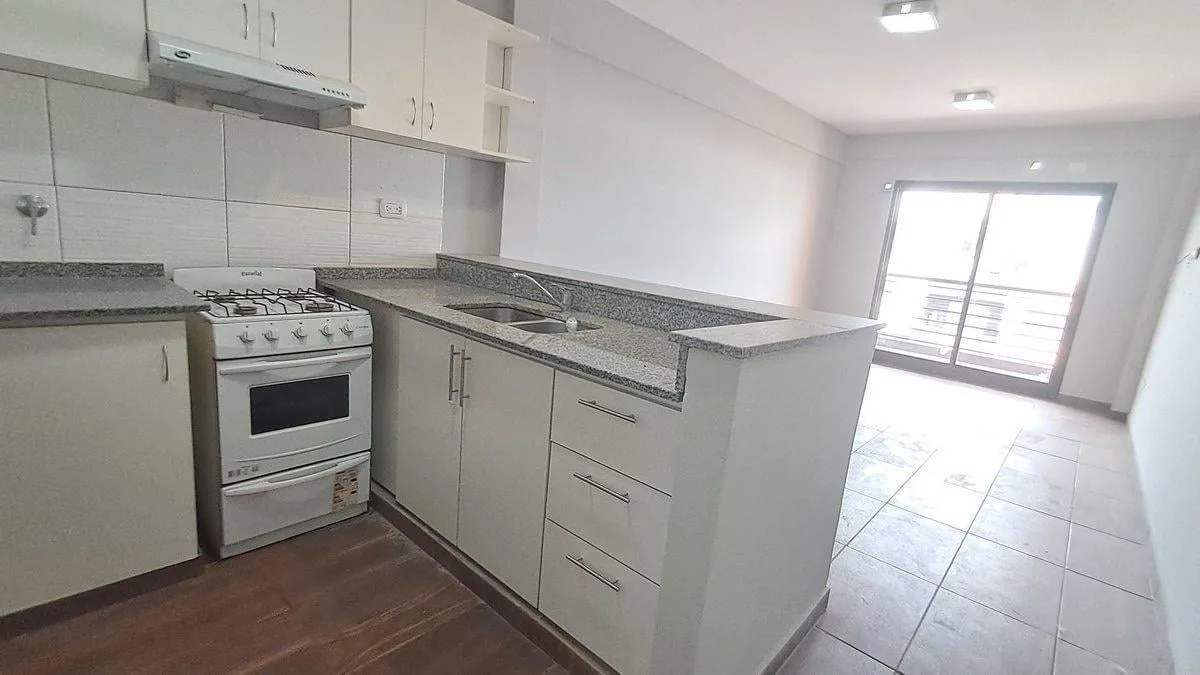 Two-room apartment in Lanús Oeste