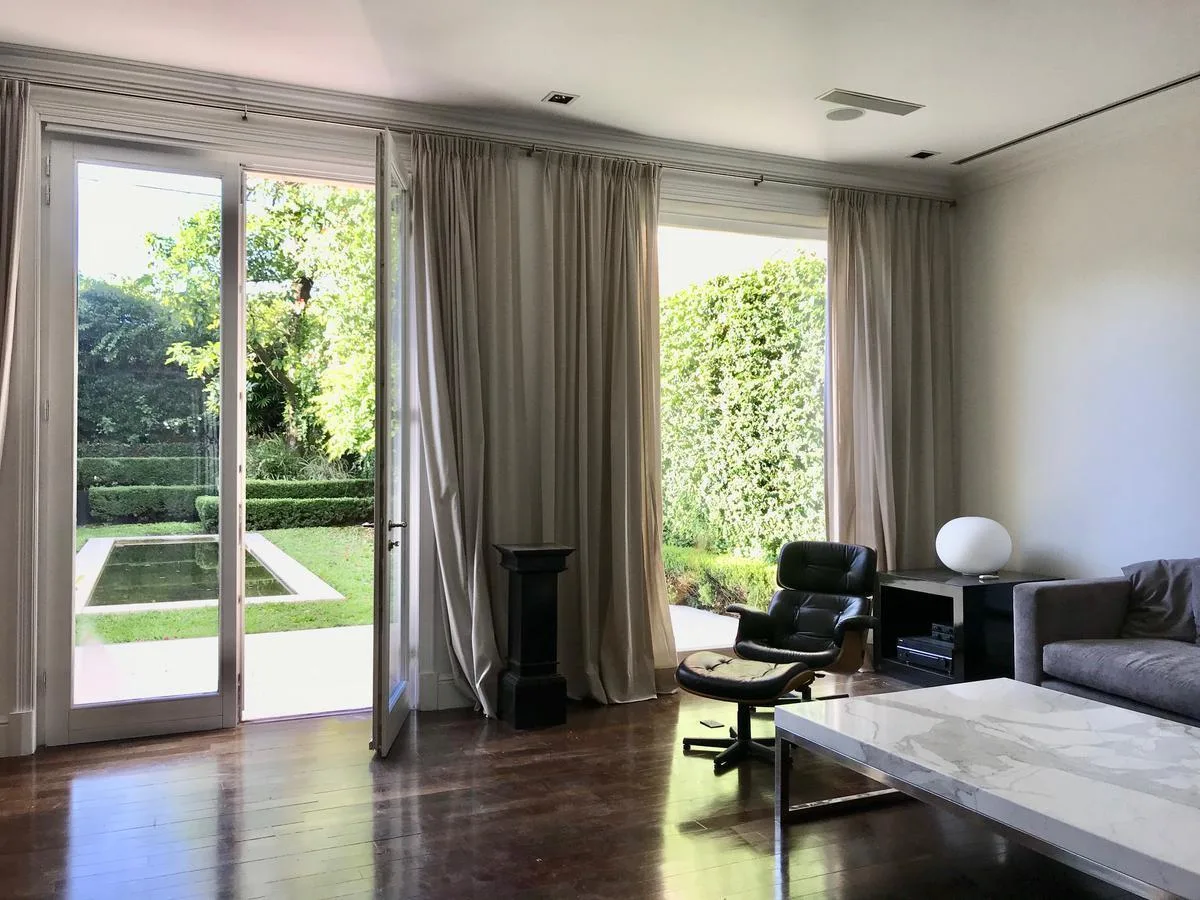 Unfurnished four-bedroom house with garden and pool in Palermo Chico