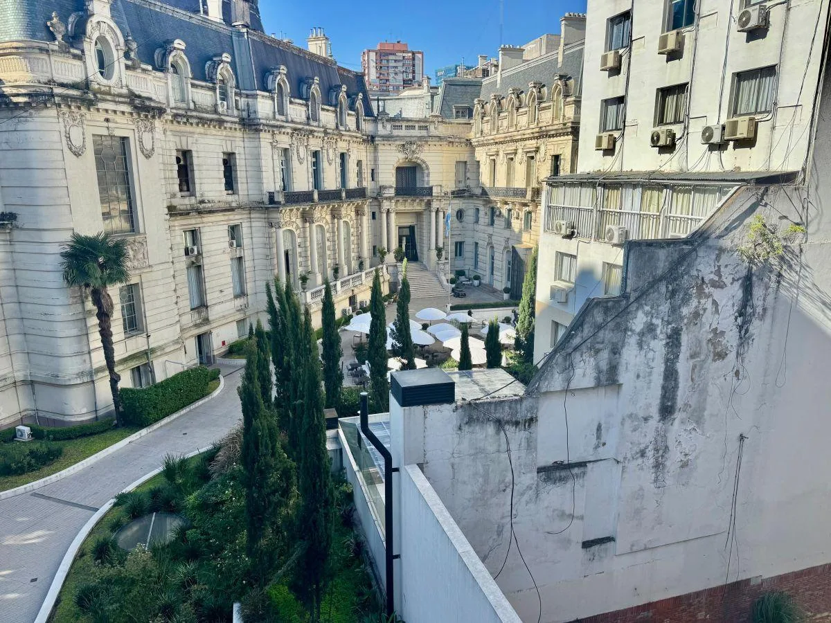 Loft de dois ambientes mobiliado com varanda em Retiro