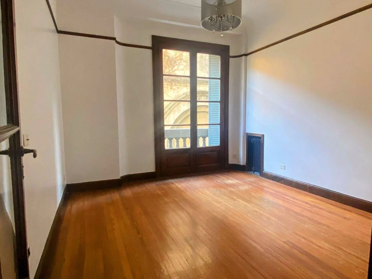Two-bedroom three-room apartment in Barracas
