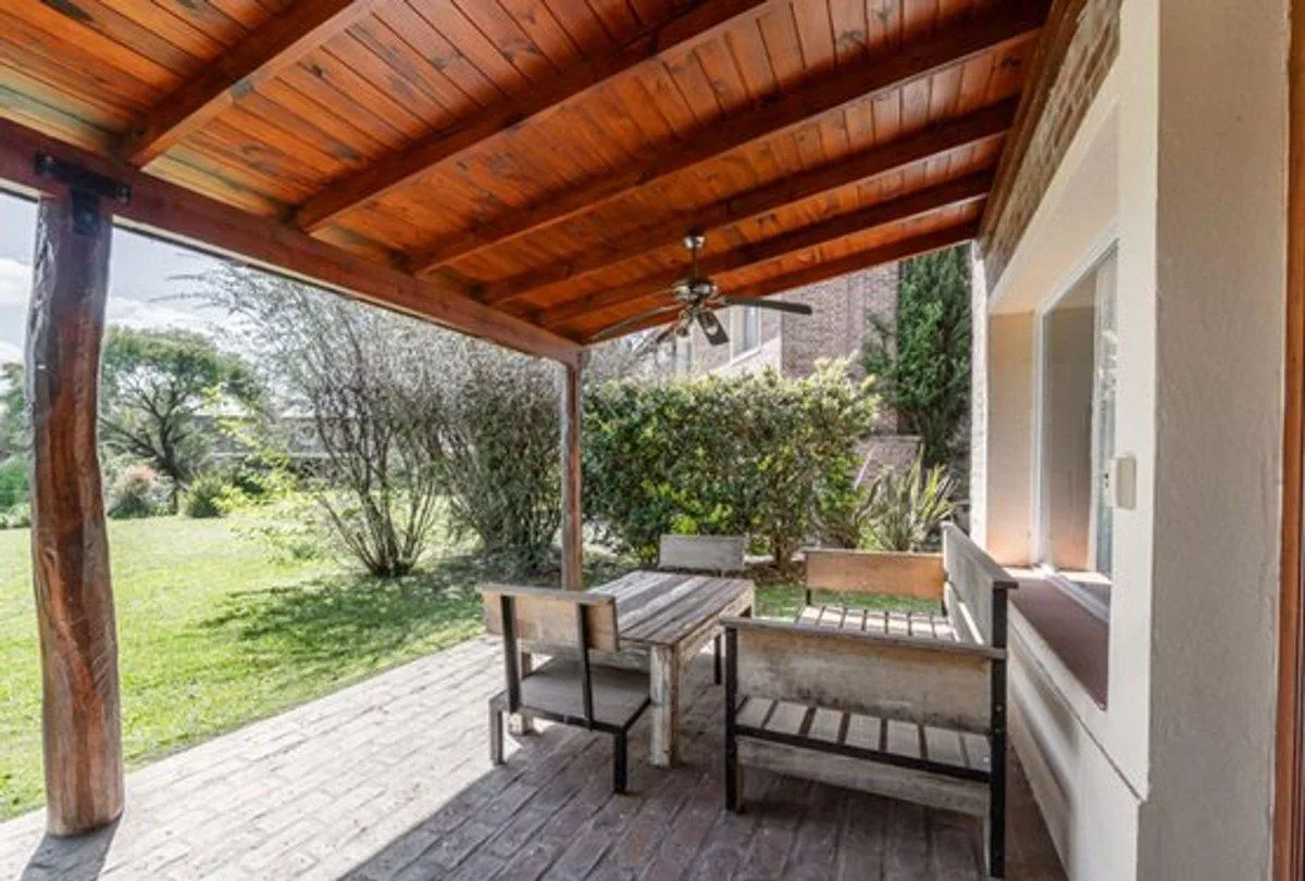 Casa de 2 quartos em club de campo Santa Catalina, Luján