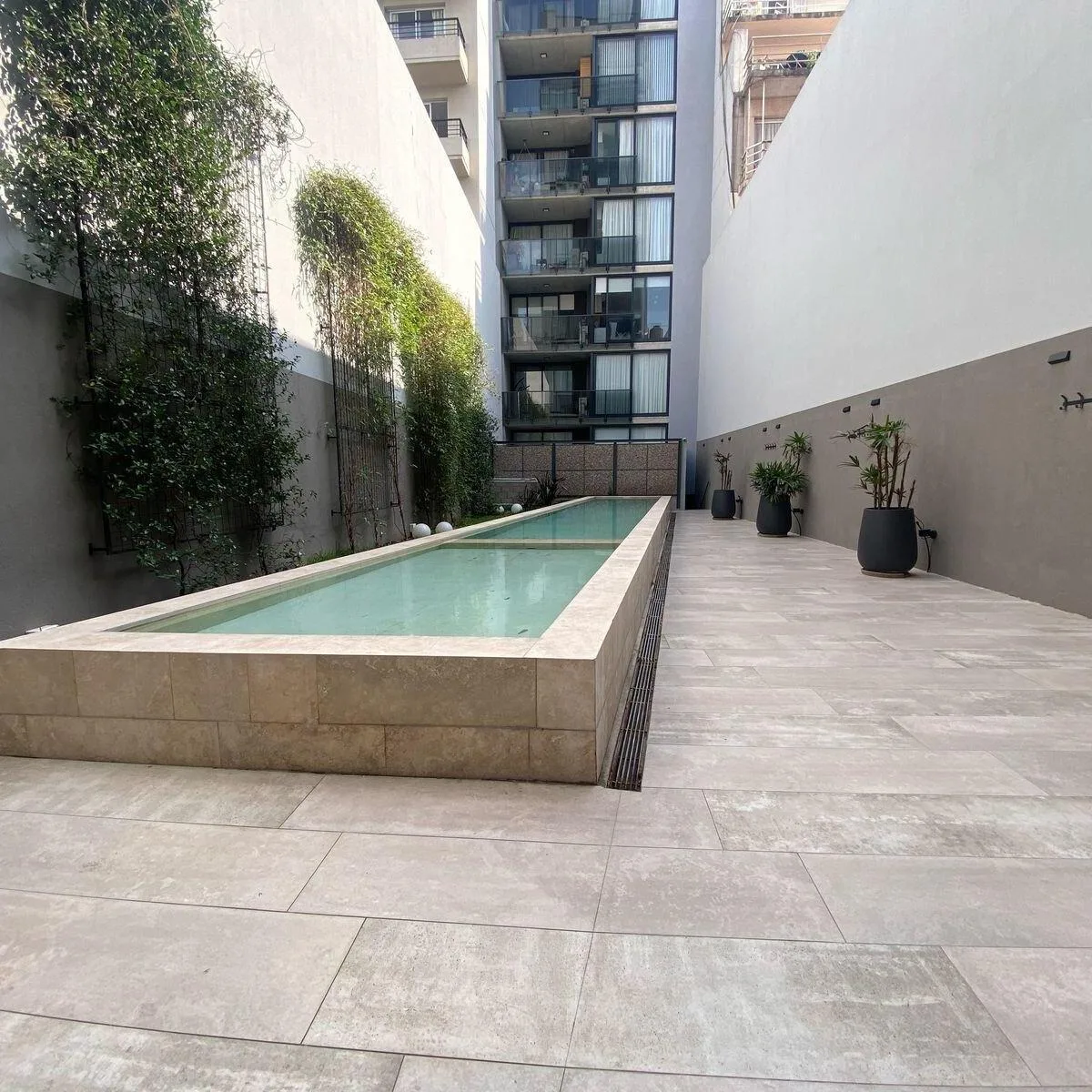 Квартира с 2 спальнями и парковочным местом в Saavedra