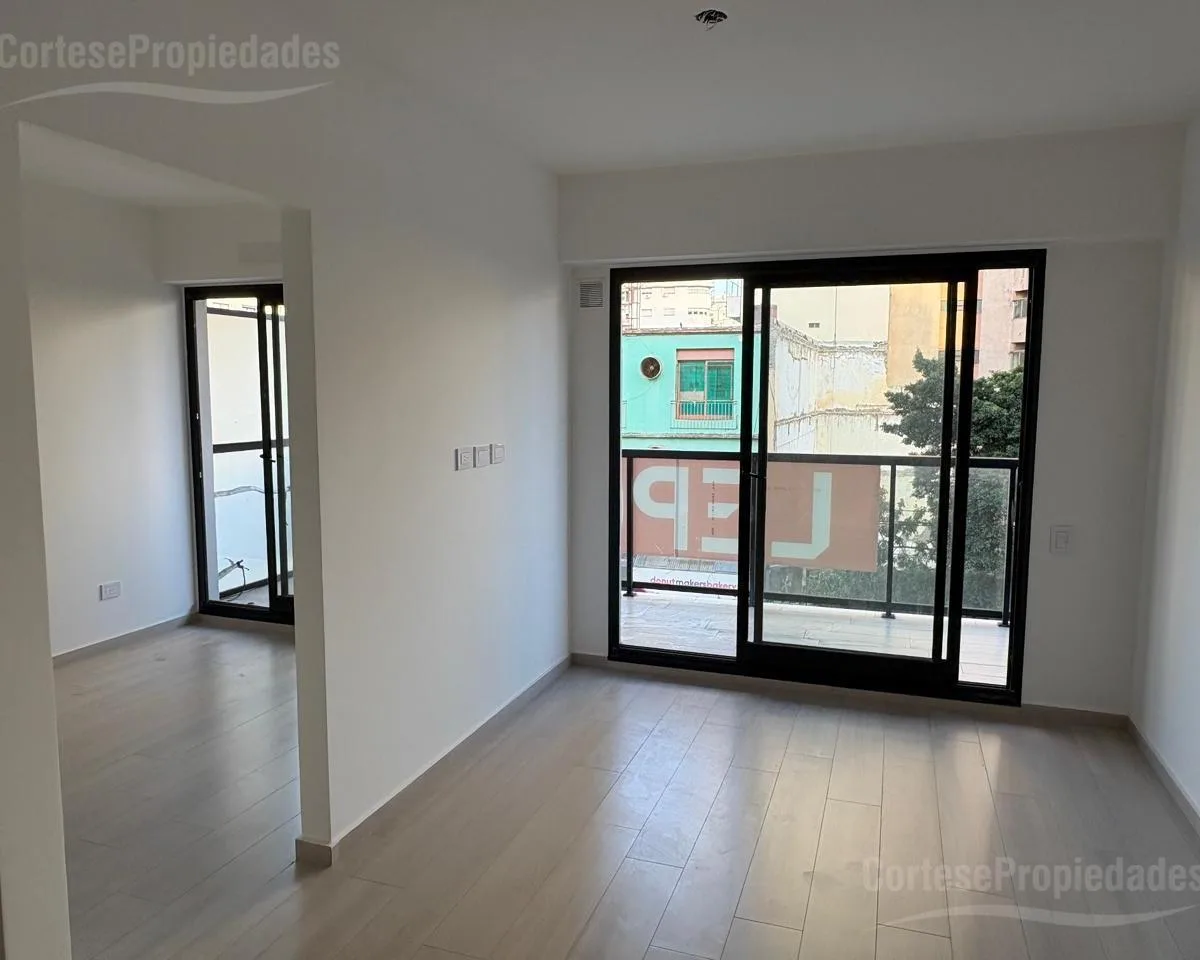 Apartamento de dois ambientes com varanda em Villa Crespo
