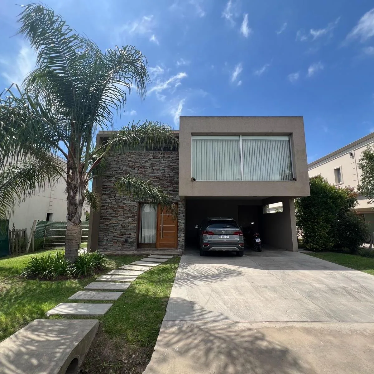 Casa en Alquiler de 4 Ambientes