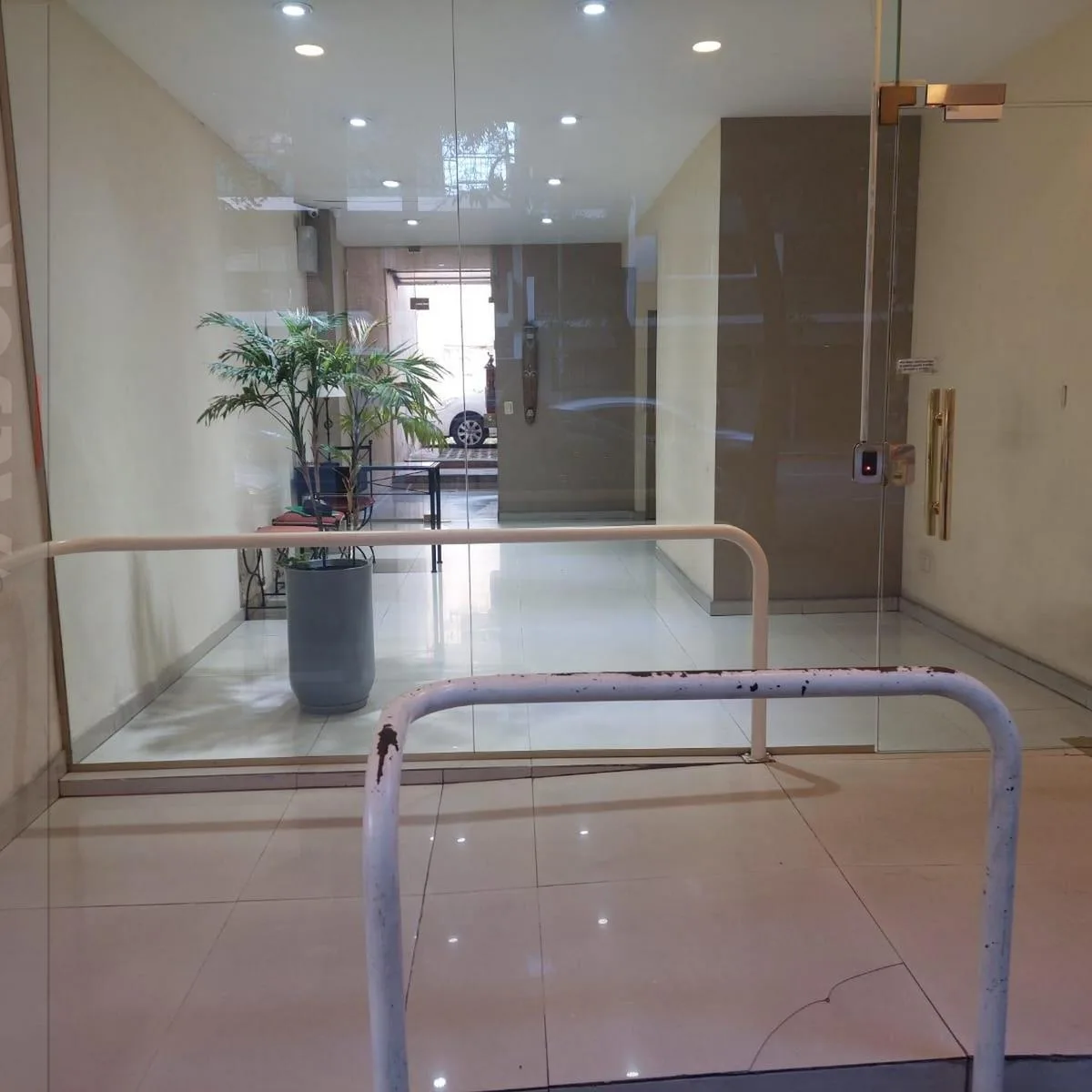 Two-room apartment with balcony and uncovered parking space in Villa Urquiza