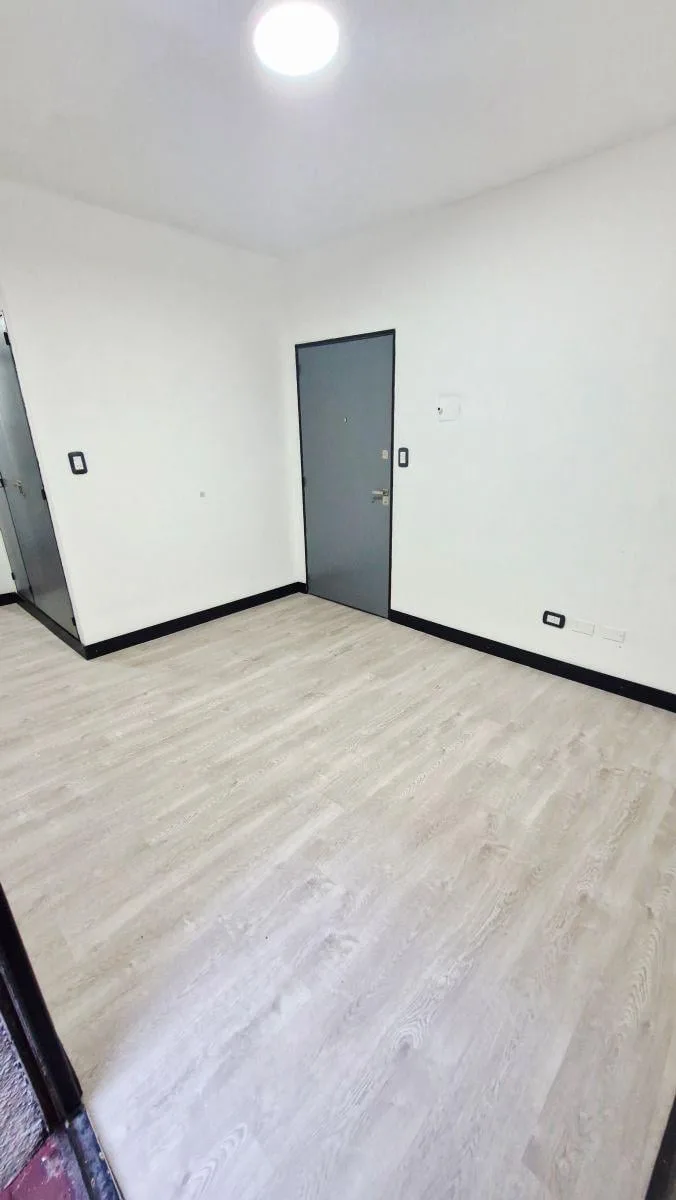 Departamento de 2 ambientes recién pintado en Monserrat