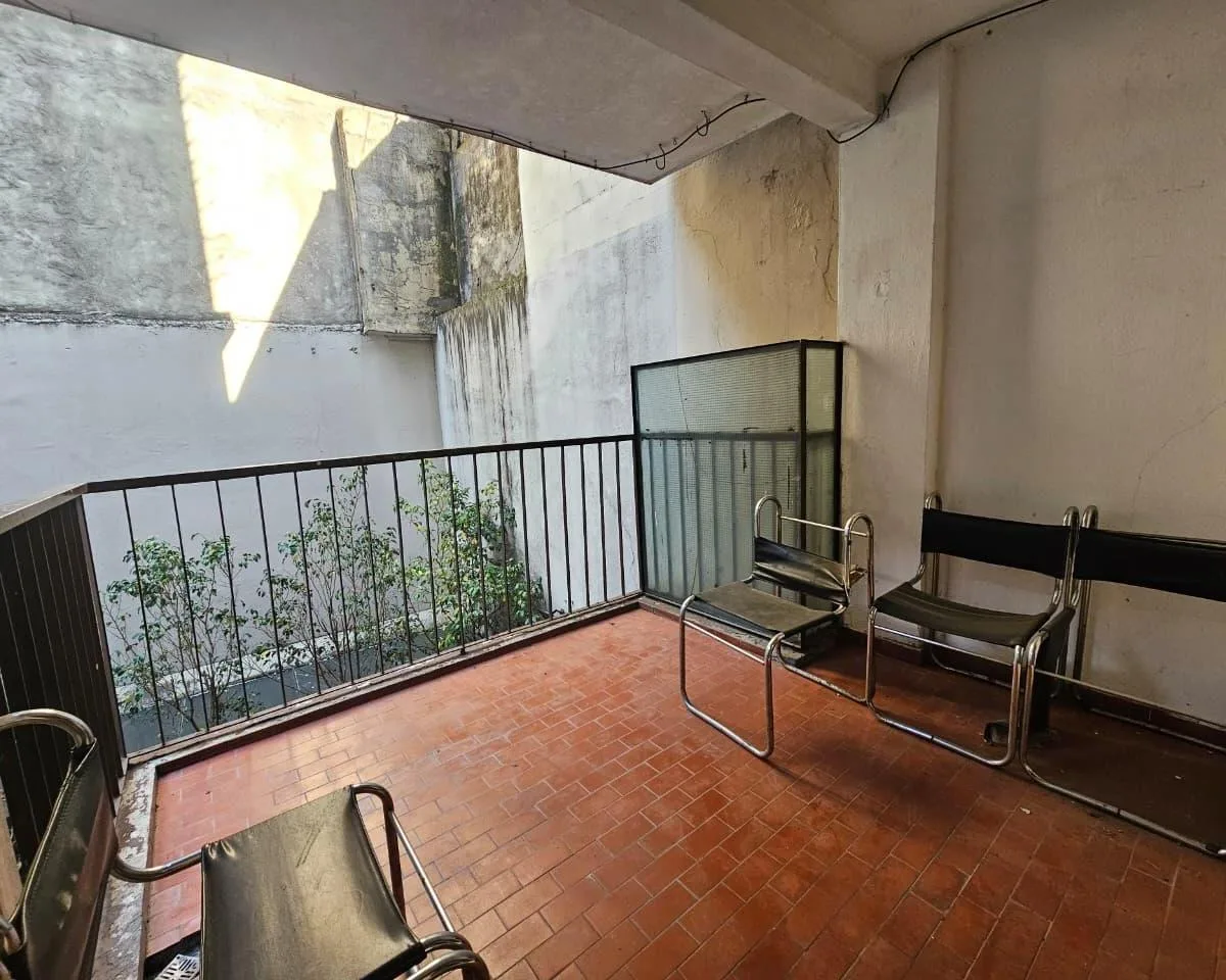 Departamento de 4 ambientes con balcón en Flores