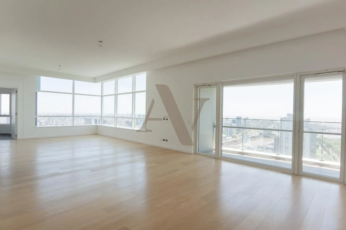 Semipiso de 4 ambientes con balcón en alquiler en Puerto Madero