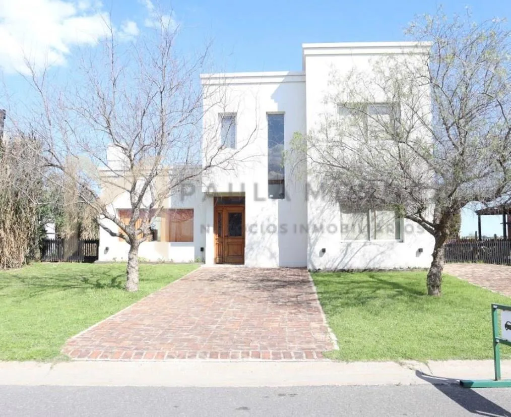 Четырёхспальная вилла на берегу в Tigre, San Gabriel (Villanueva)