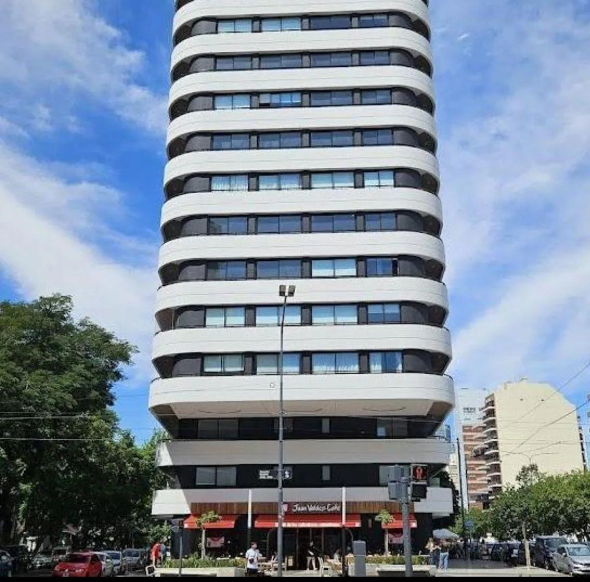 Двухкомнатная квартира с балконом в Núñez