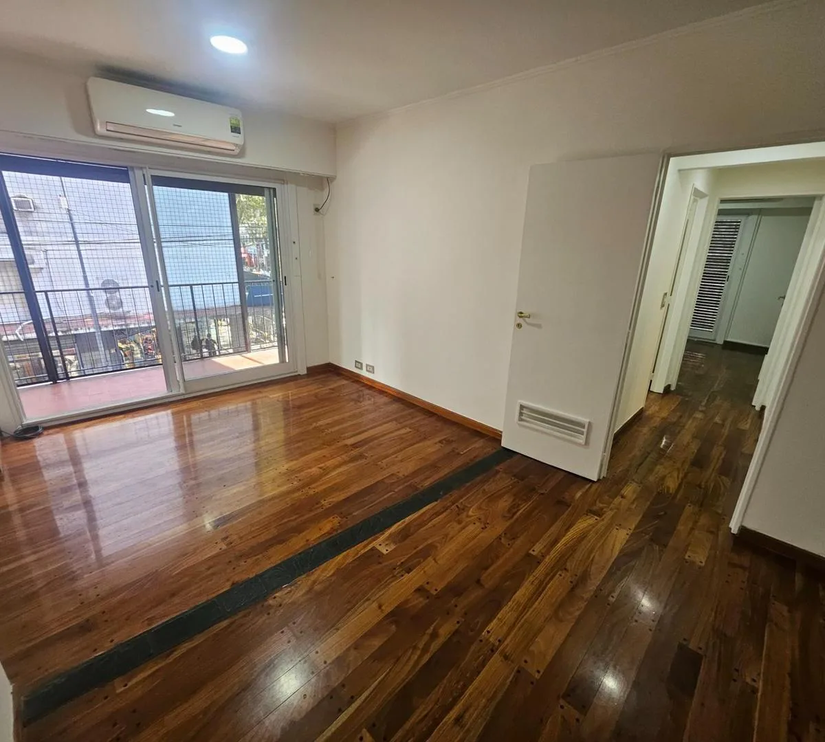 Apartamento de três ambientes em Recoleta na esquina da Santa Fe com Azcuenaga