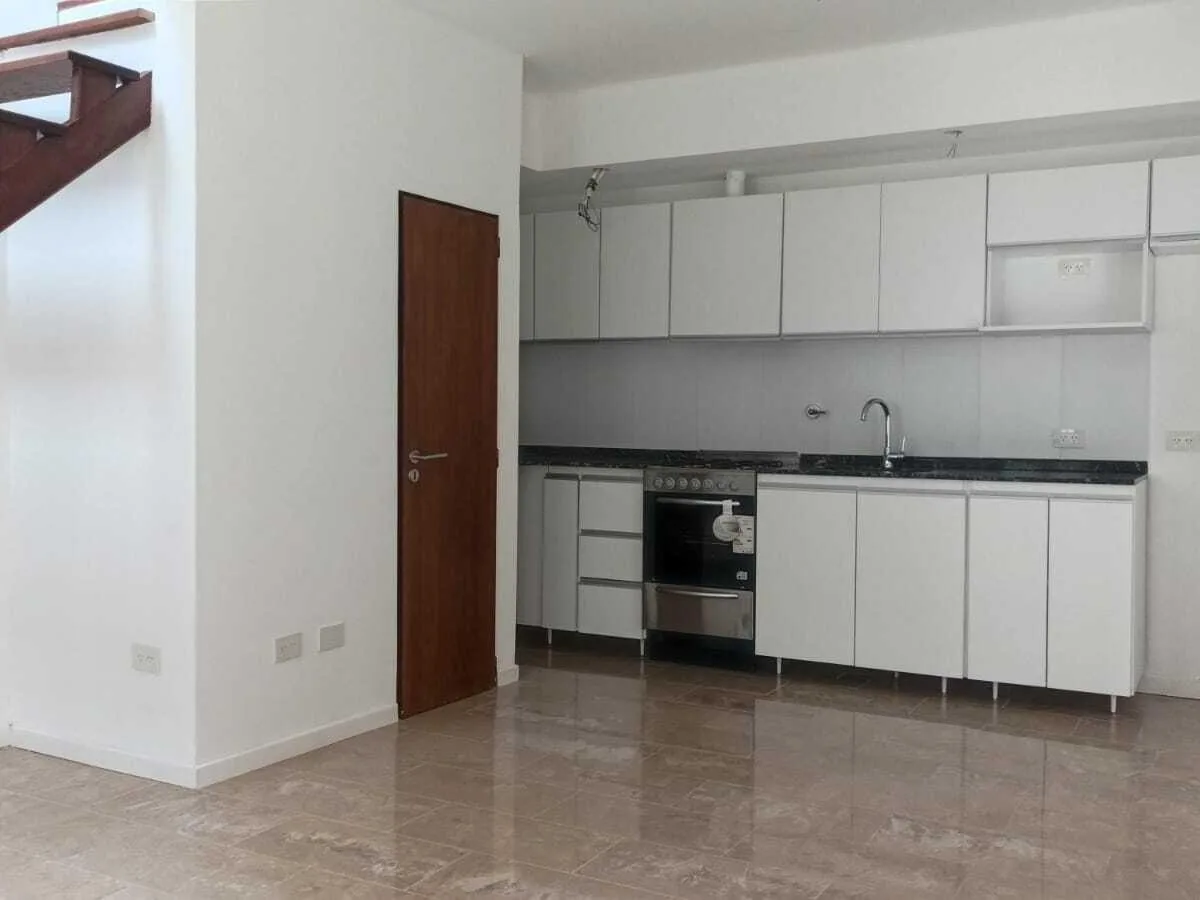 Apartamento dúplex de 2 quartos em Luján
