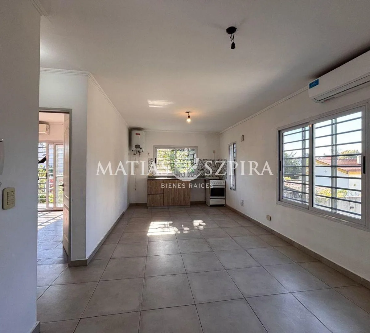 Departamento de 2 ambientes con cochera en Moreno