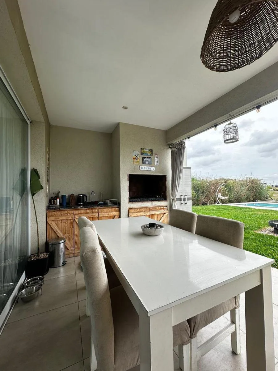Hermosa Casa 4 Ambientes en Alquiler en San Felipe - Canning