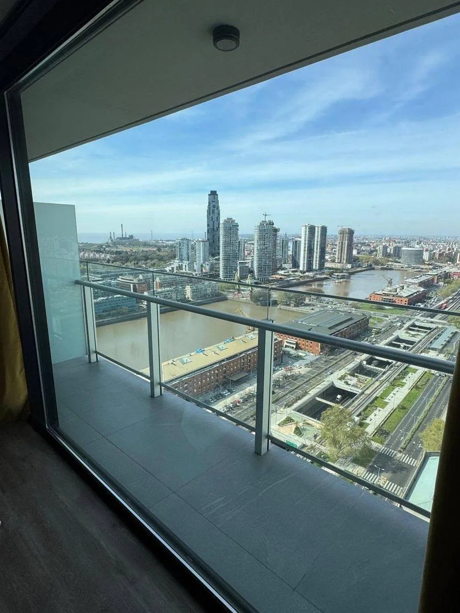 Furnished studio apartment on a high floor in Puerto Madero