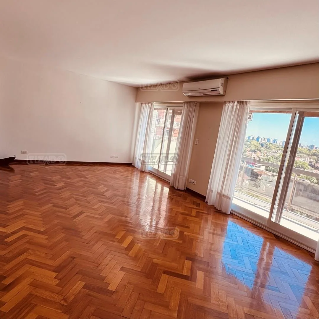 Departamento de 2 dormitorios con 200 m² en La Lucila