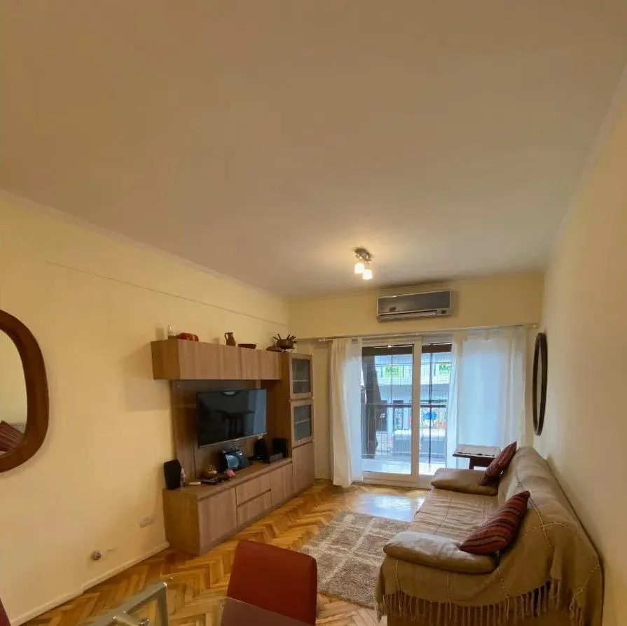 Apartamento de quatro ambientes em Colegiales
