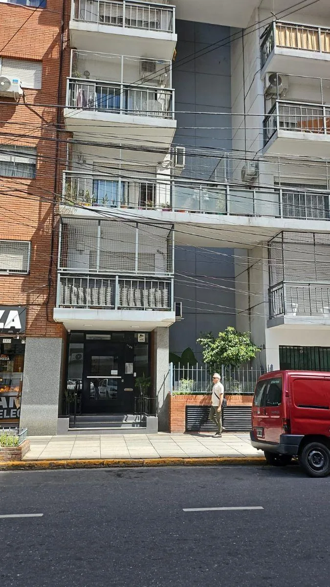 Departamento de 3 ambientes en Avellaneda con balcón