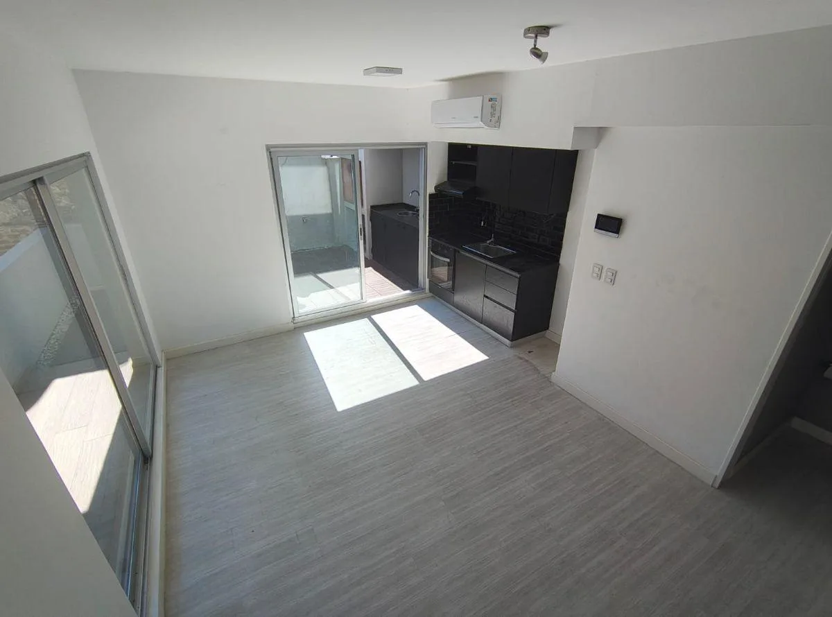 Duplex de dois ambientes com terraço e churrasqueira em San Telmo