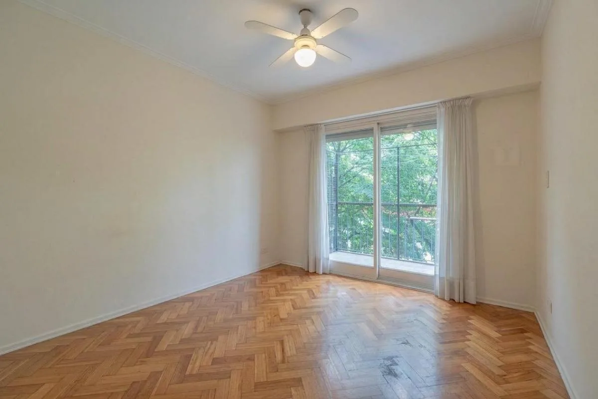 Two-bedroom apartment in Recoleta