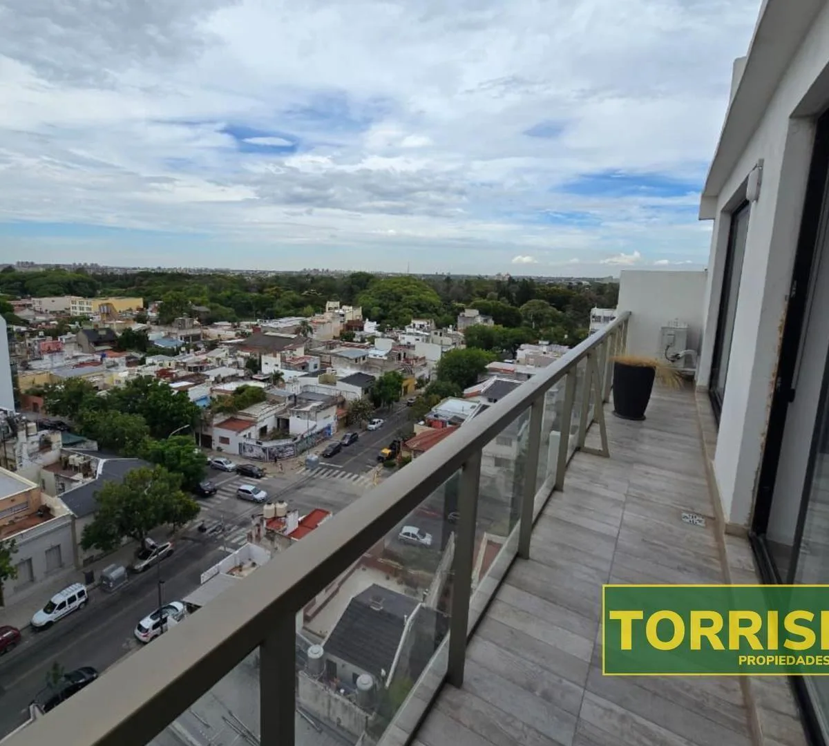 Departamento monoambiente con balcón en Parque Avellaneda