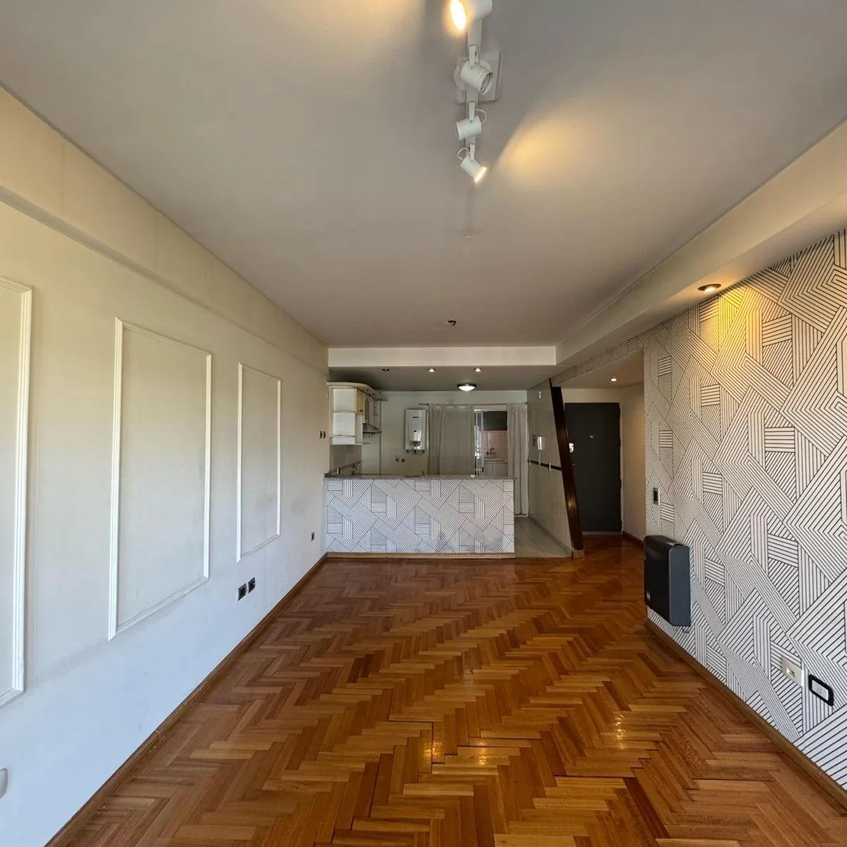 Полуэтажная квартира с 2 спальнями и балконом в Villa Devoto