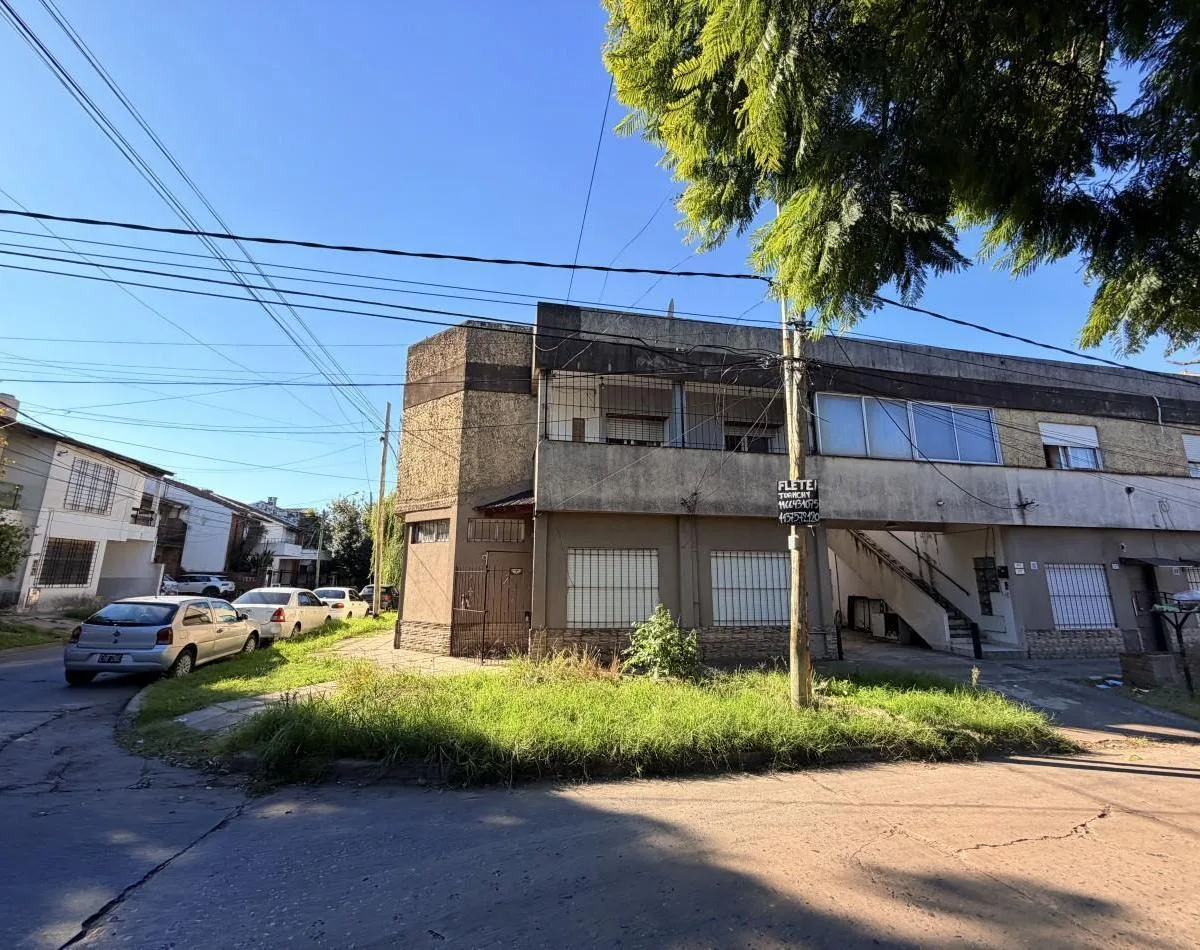 Departamento de 3 ambientes en Castelar