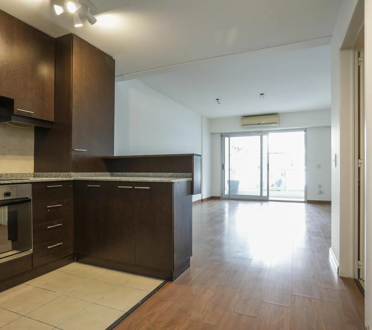 Apartamento de dois ambientes com 1 quarto e closet em Recoleta
