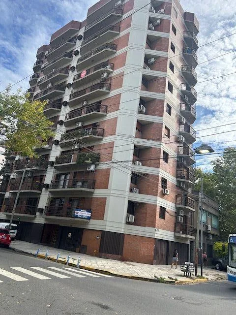 Apartamento de 4 ambientes com 3 dormitórios em Lanús